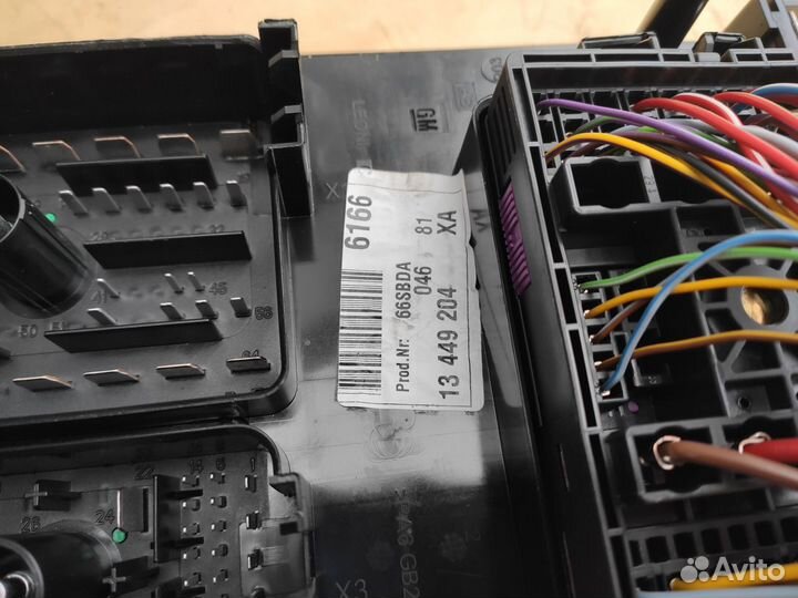 Блок предохранителей 13449204 XA Opel Astra J