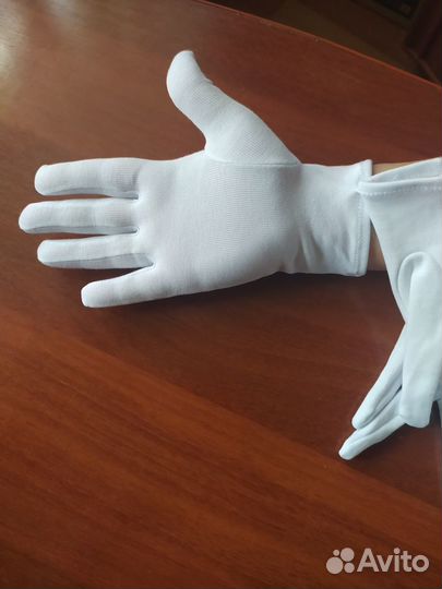 Перчатки парадные белые