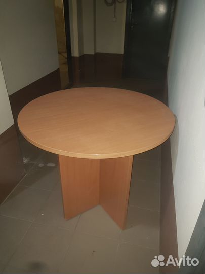 Стол круглый