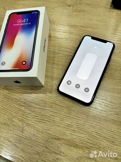 iPhone X, 64 ГБ