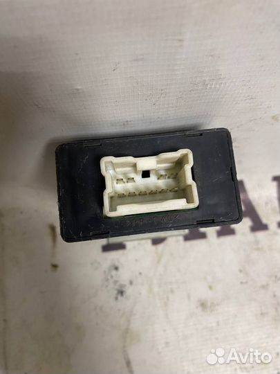 Блок управления центральным замком FX 35 (S50) 200