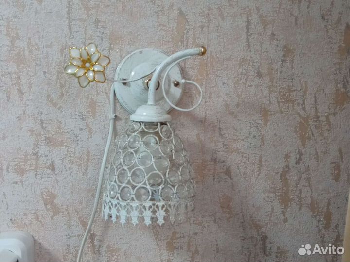 Прикроватный светильник