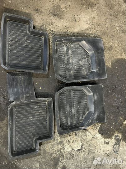 Renault logan резиновые коврики