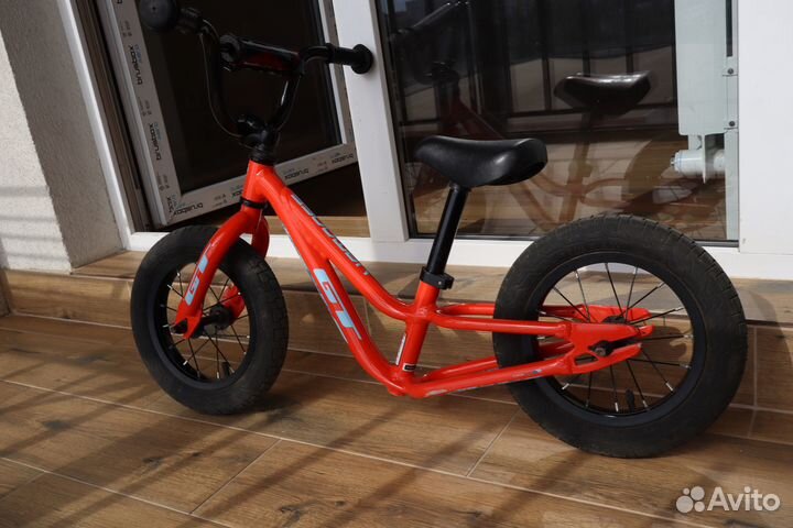 Беговел GT vamoose 12 алюминиевая рама