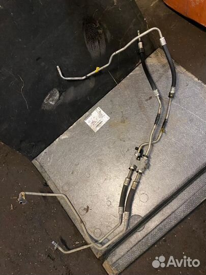 Маслопровод системы охлаждения Mercedes