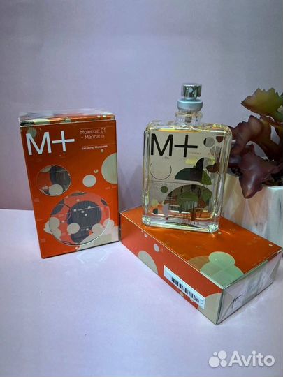 Escentric Molecules Molecule 01 + Mandarin