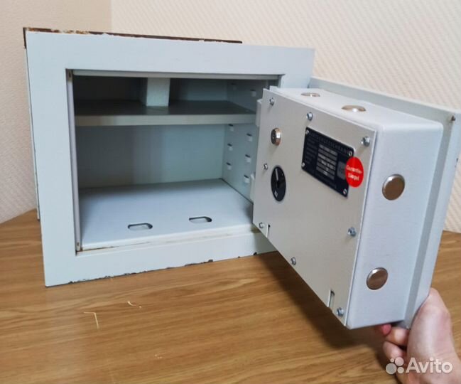 Встраиваемый сейф Format Wega-10-260 EL