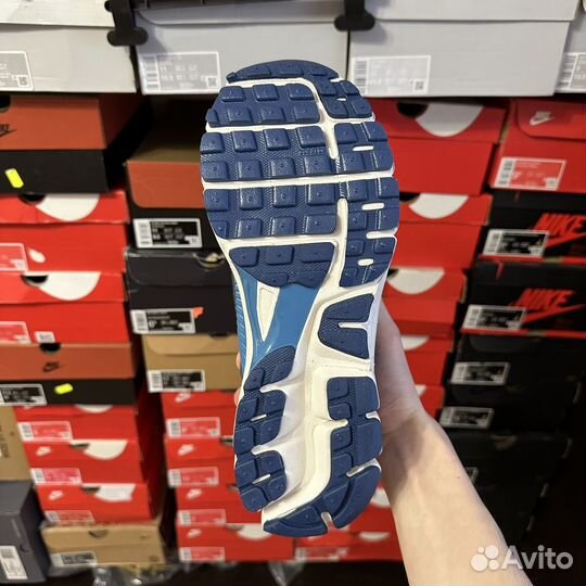 Nike Air Zoom Vomero 5 