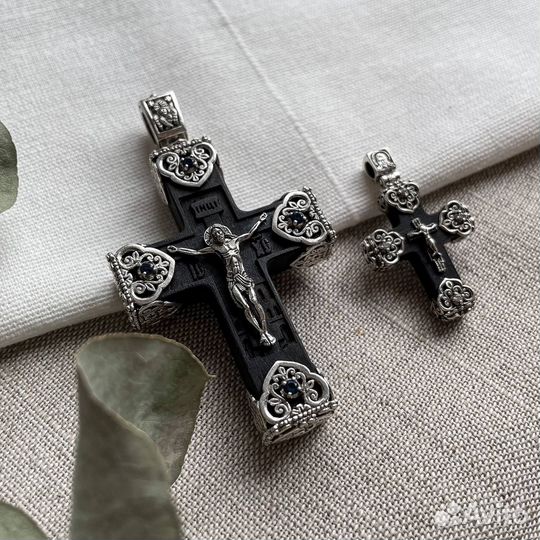 Крестик на гайтане