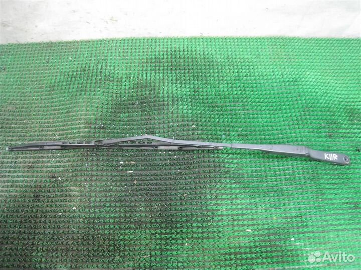 Поводок стеклоочистителя правый Citroen Berlingo