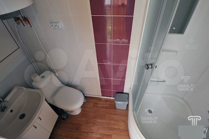 Комната 42 м² в 3-к., 2/2 эт.