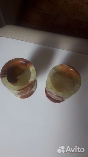 Рюмки и пепельница из оникса