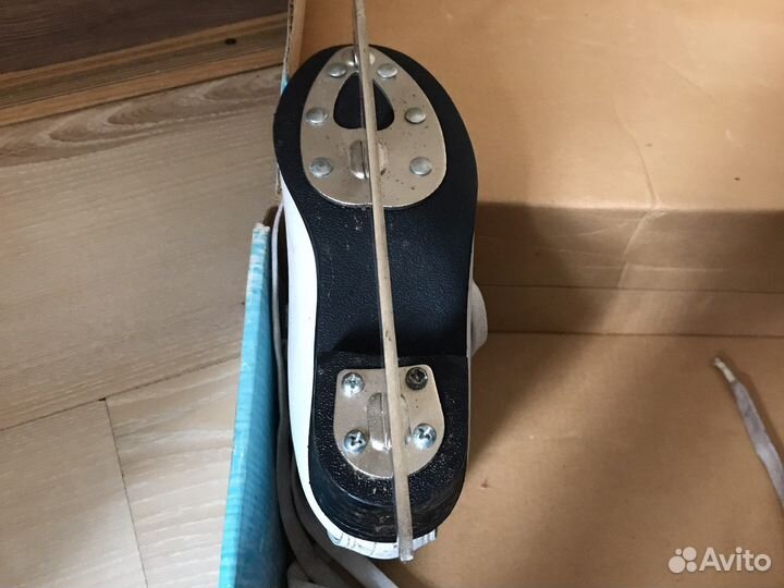 Коньки фигурные 31 размер