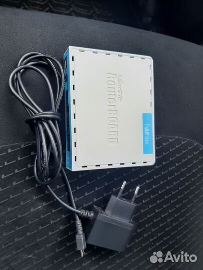 Wi-Fi роутер MikroTik hAP lite