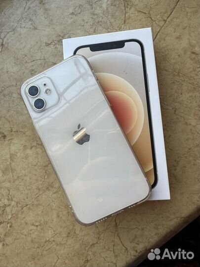 Телефон iPhone 12