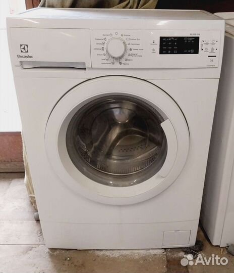 Стиральная машина Electrolux EWM1042NDU на разбор