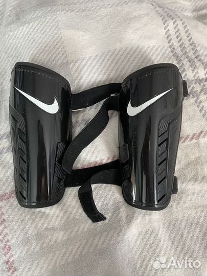 Щитки футбольные nike