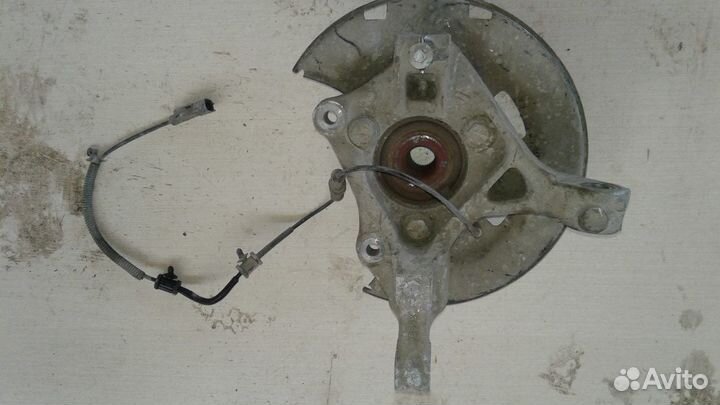 Кулак поворотный передний левый (Chevrolet Cruze)
