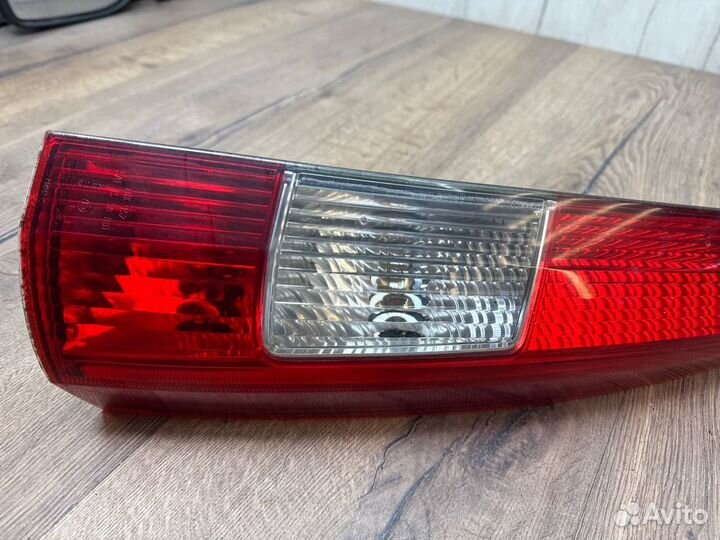 Фонарь правый Volvo V70 SW 2.4 B5244S 2003