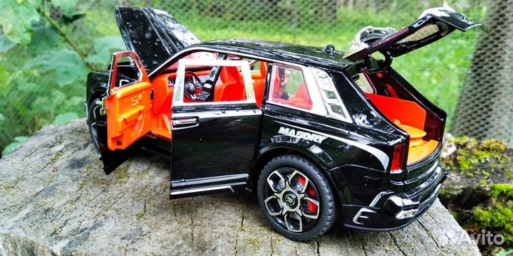 Rolls-Royce Cullinan /машинка из металла