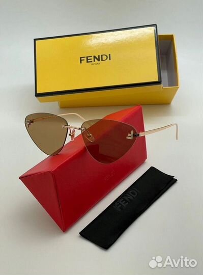 Солнцезащитные очки Fendi