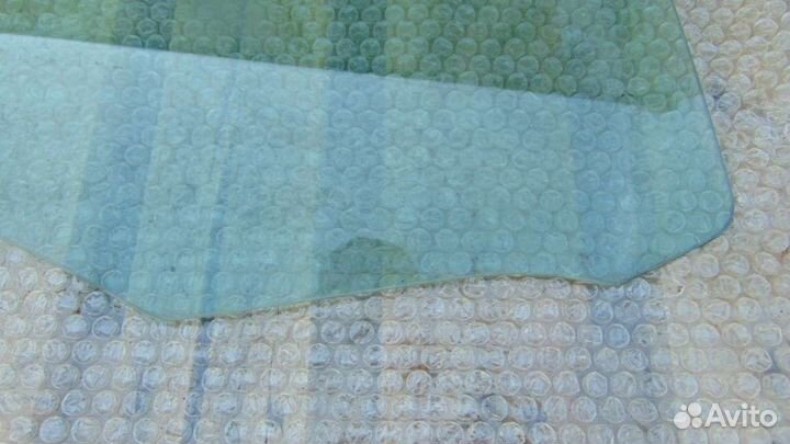 Стекло двери передней правой Mercedes C W205 2018г