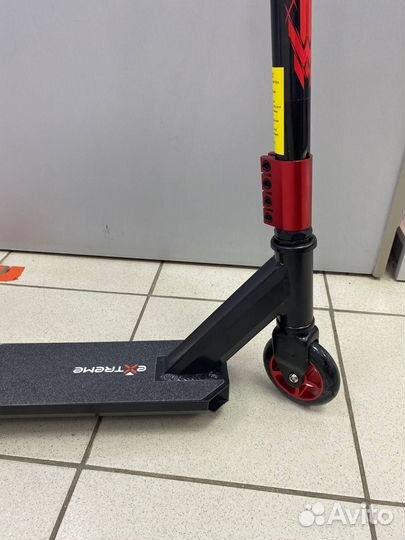 Трюковой самокат алюминиевые колеса черный 300A