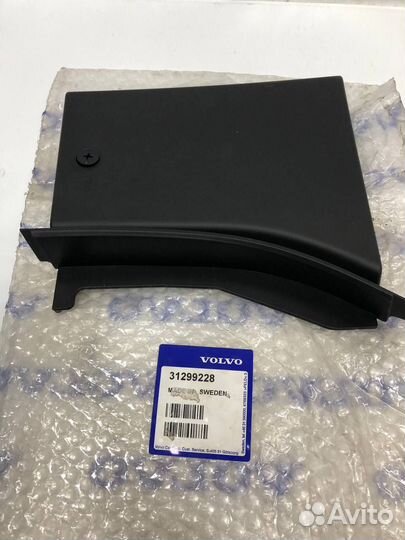 Крышка акб Volvo 31299228