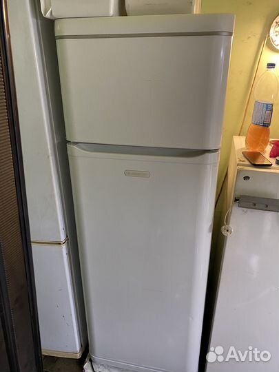 Холодильник Аристон. Доставка