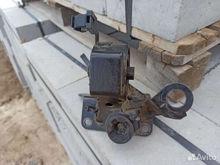 Подушка АКПП Ниссан Примера р12