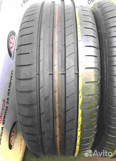 Goodyear EfficientGrip 215/55 R17 94W