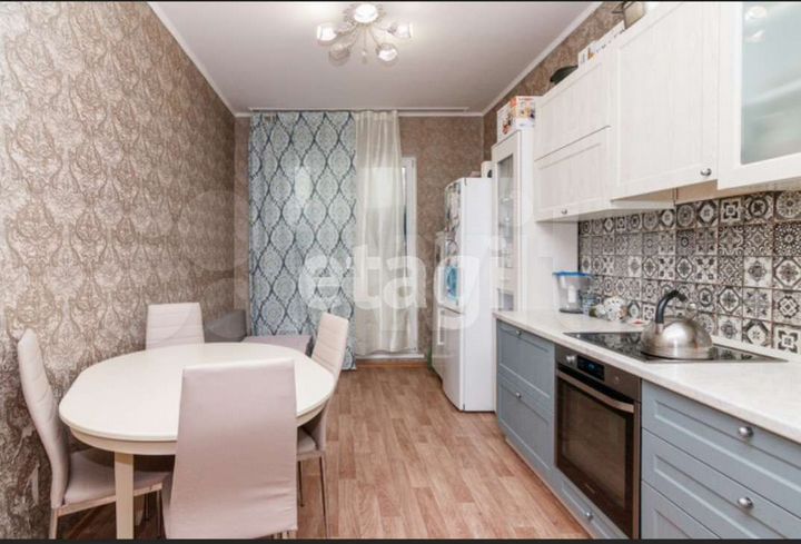 2-к. квартира, 72,5 м², 1/17 эт.