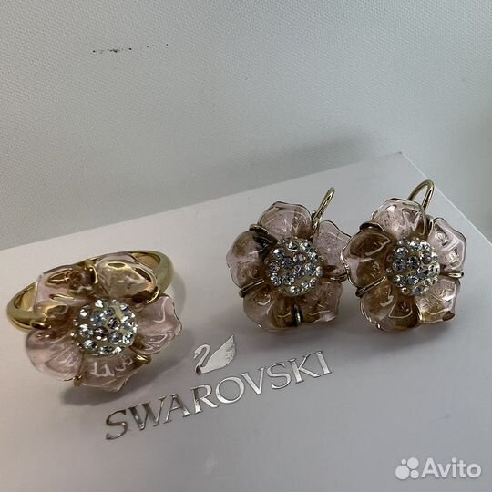 Swarovski копмлект пудровый