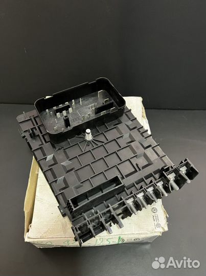 1k0937125D Новый блок предохранитей