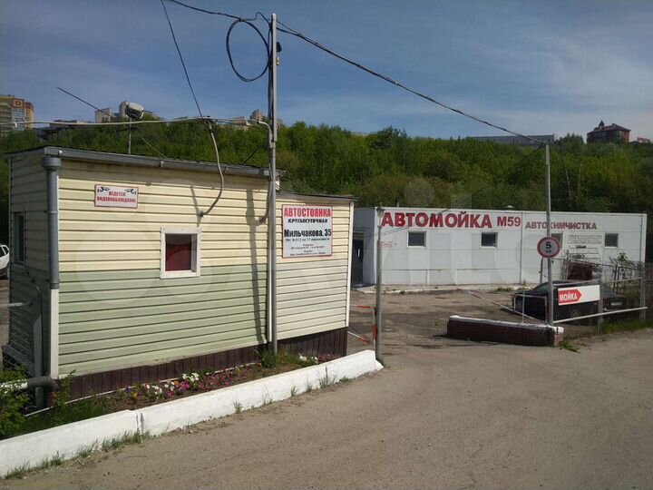 Машиноместо, > 30 м²