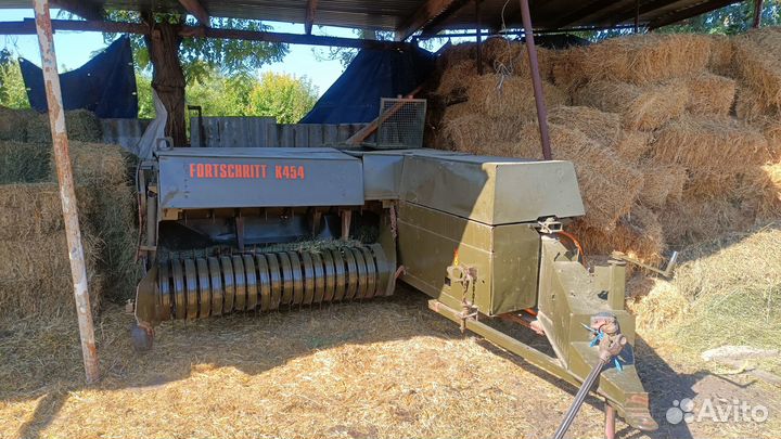 Пресс-подборщик Fortschritt К-454, 1990
