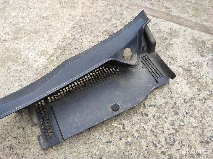 Жабо лобового стекла на Opel Meriva A