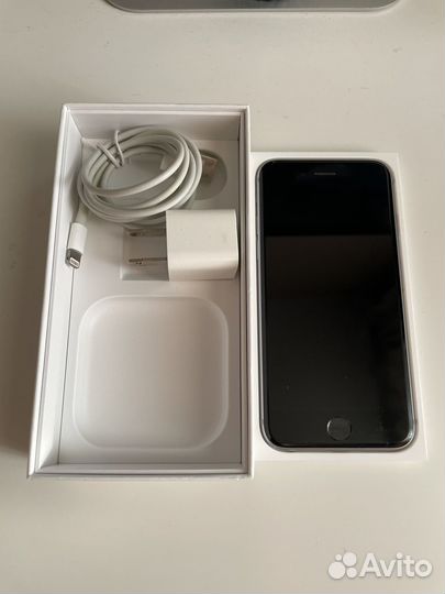 Телефон iPhone 6s