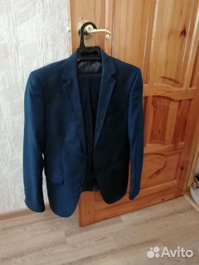 Школьный костюм темно-синий рост176, чёрный 140