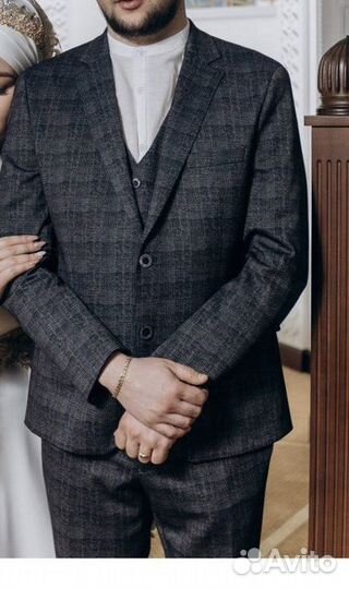 Мужской классический костюм тройка