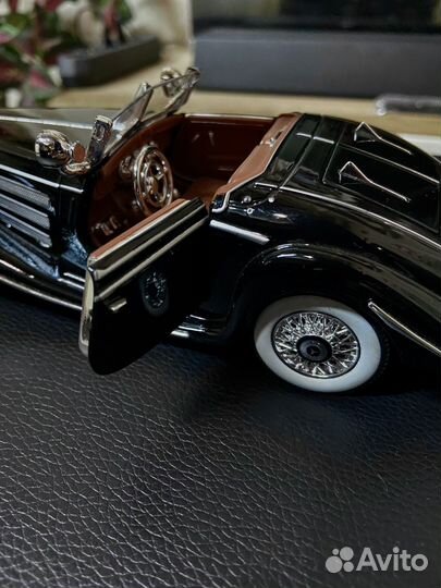 Модель автомобиля 1 : 24