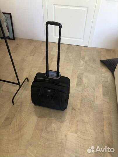 Сумка HP на колесиках для ноутбука