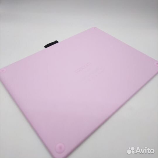 Графический планшет Wacom Intuos M