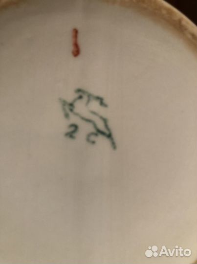 Заварочный чайник, сахарница, кофейные чашки