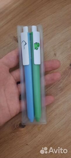 Необычная интересная ручка гелевая чёрные треугол