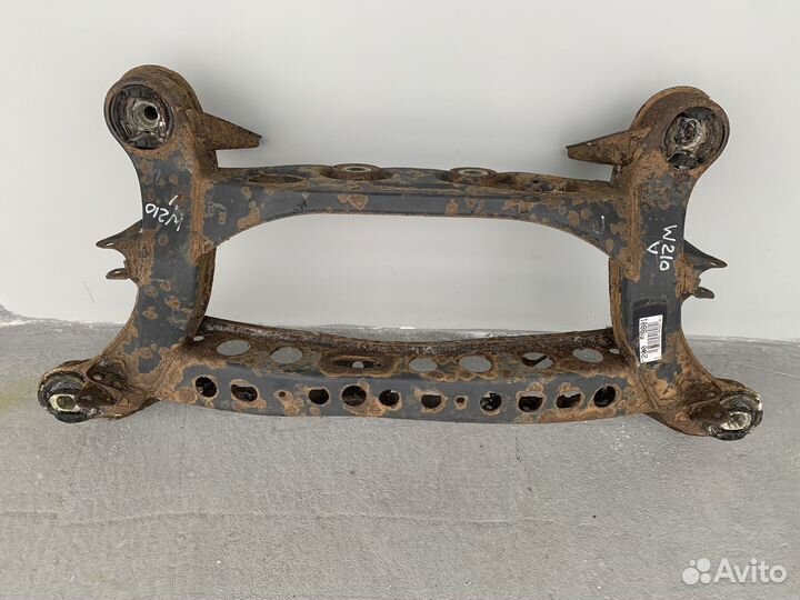 Подрамник задний Mercedes W210