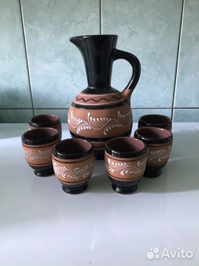 Кувшин со стаканами