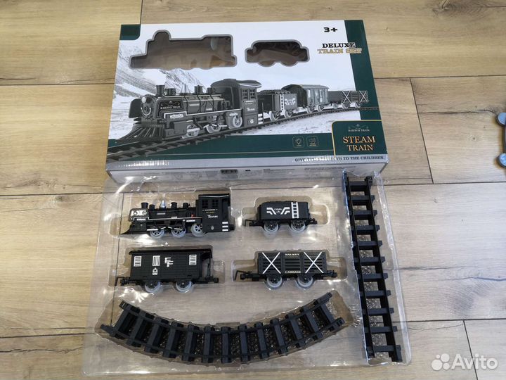 Паровоз игрушечный