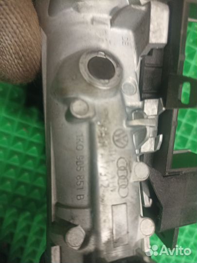 Замок зажигания с ключами Skoda Octavia A5