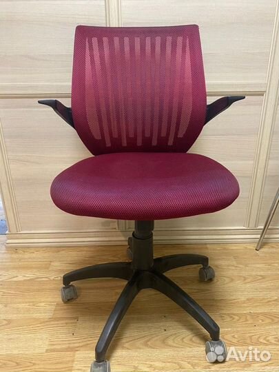 Офисное кресло для персонала